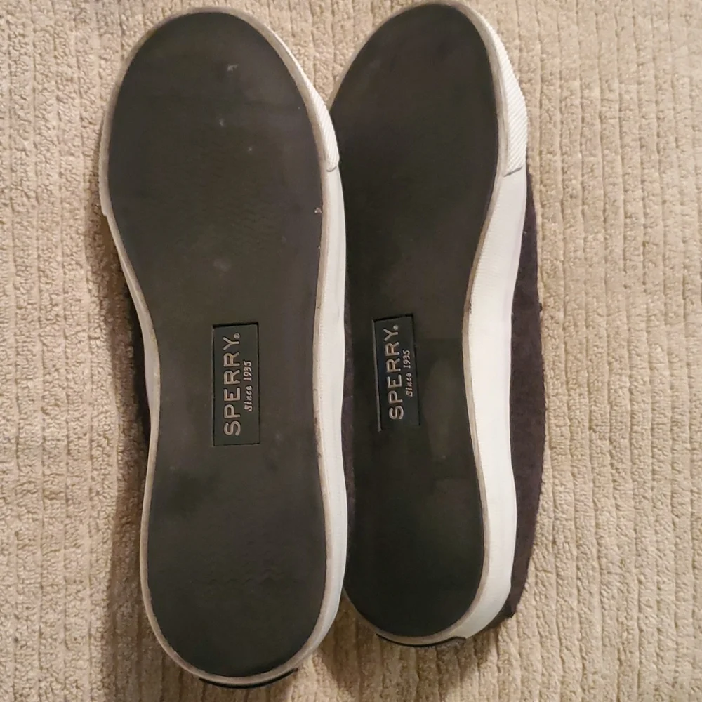 Shoes - Picture 2 of 4